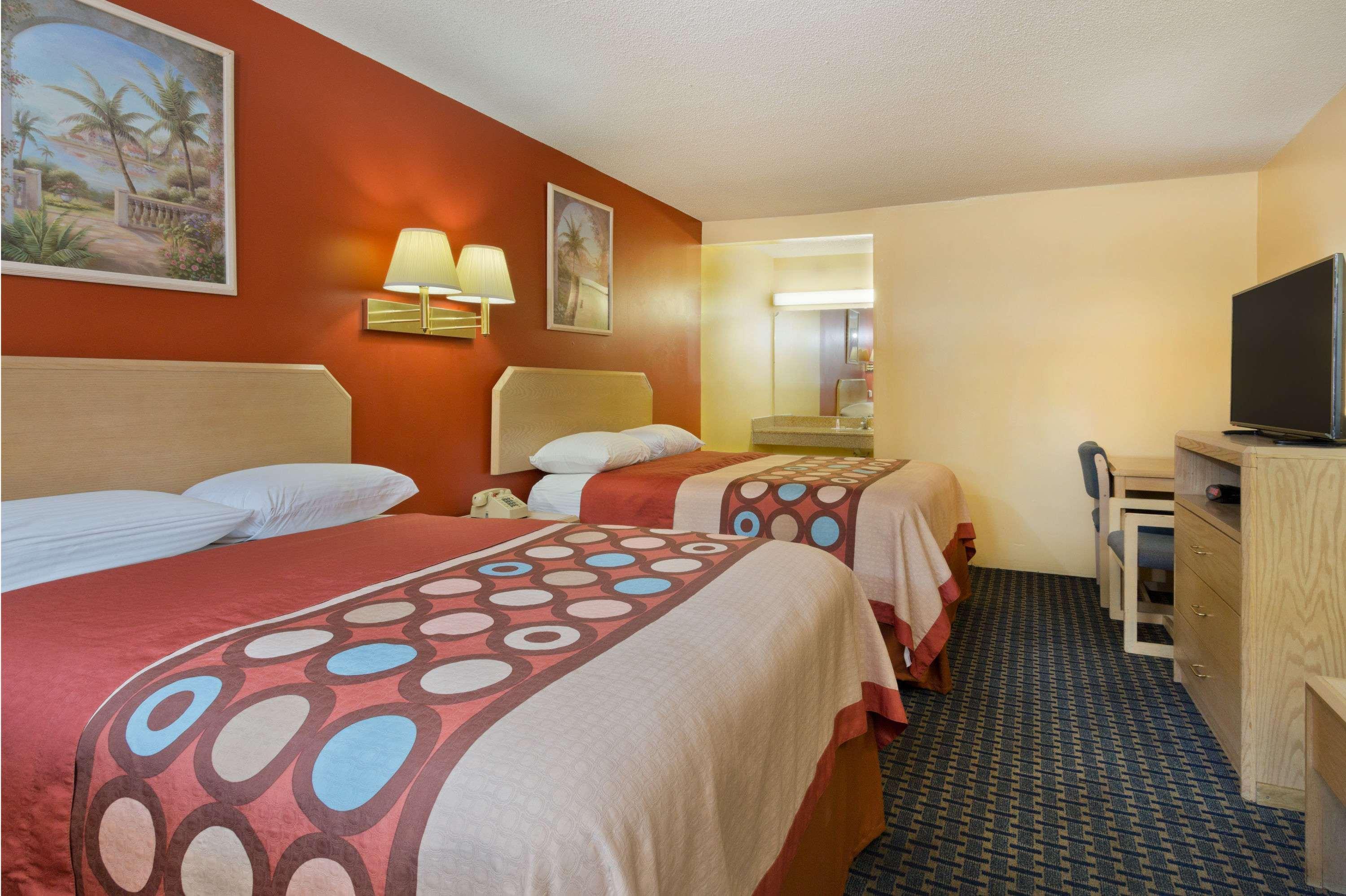 Hotel Super 8 By Wyndham Chipley Exterior foto